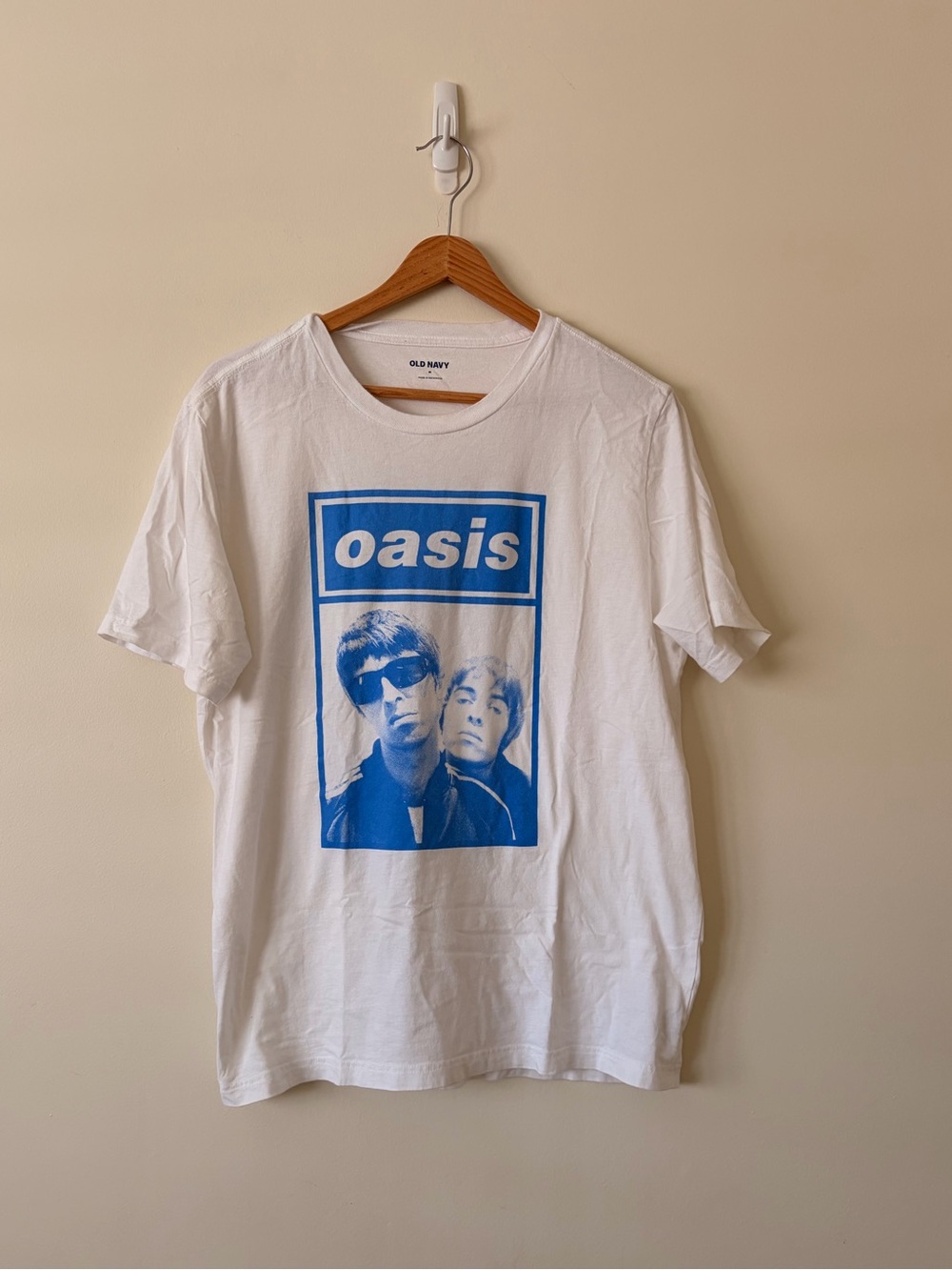 Old Navy White T‑Shirt with Blue Oasis Band Graphic - Men's